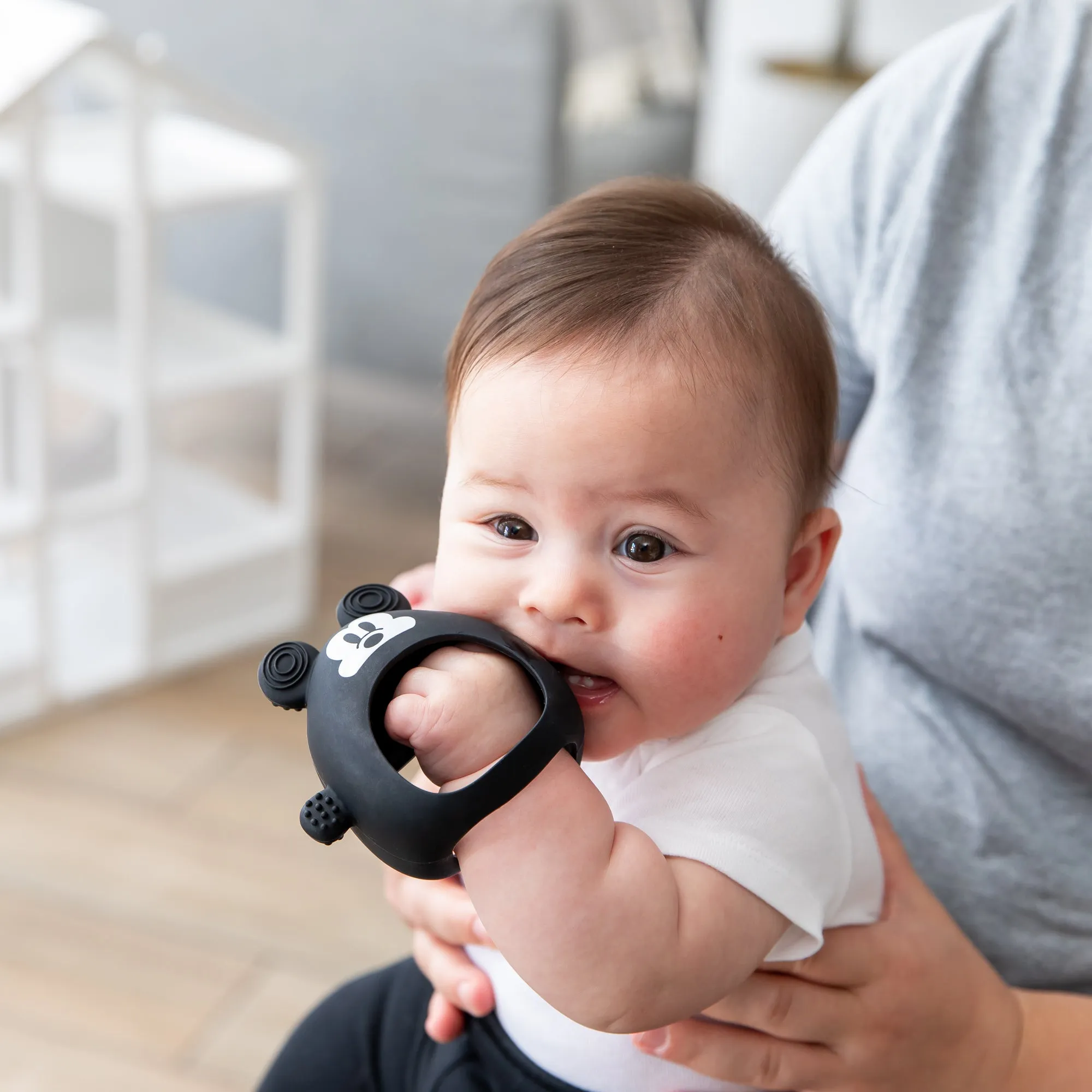 Silicone Un-Droppable Mitt Teether: Mickey Mouse